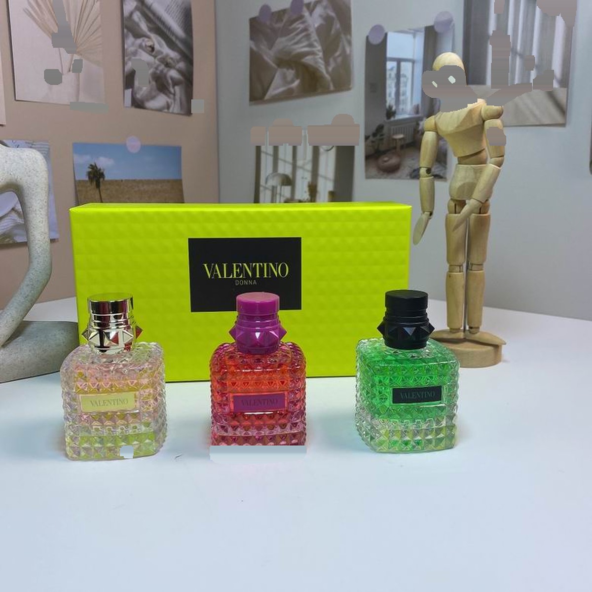 Valentino 22