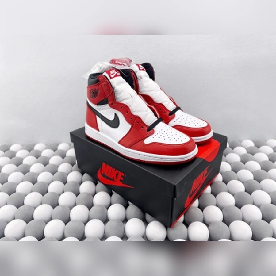 Jordan 1 High Red White Black Chicago
