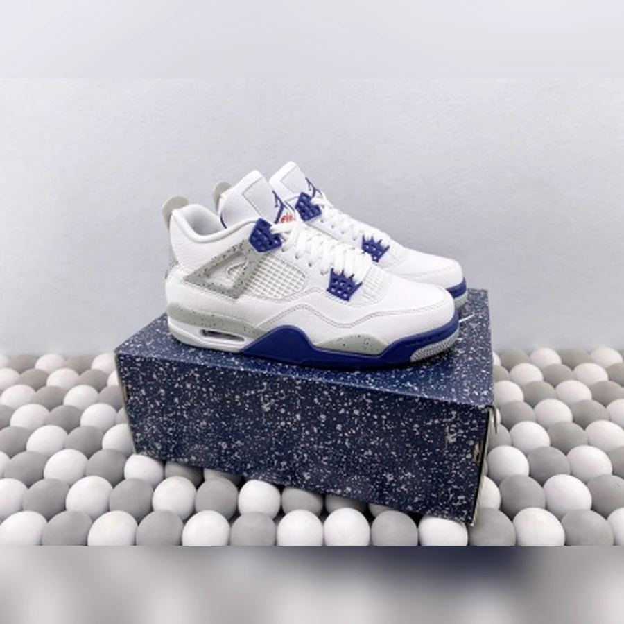 Jordan 4 White Midnight Navy Cement — Gallery