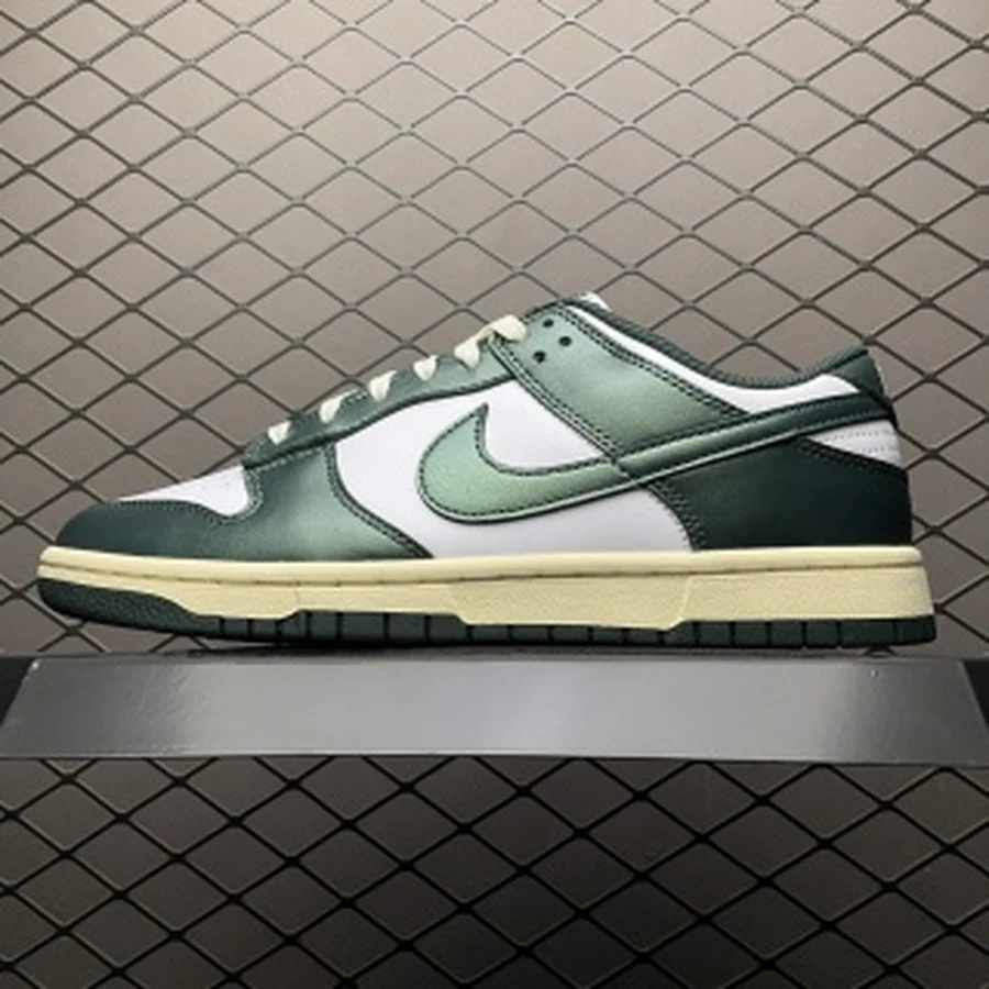 Nike Dunk Low Vintage Green White Sail